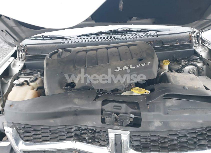 Photo 10 of 2014 Dodge Journey SXT (VIN 3C4PDCBGXET270880)