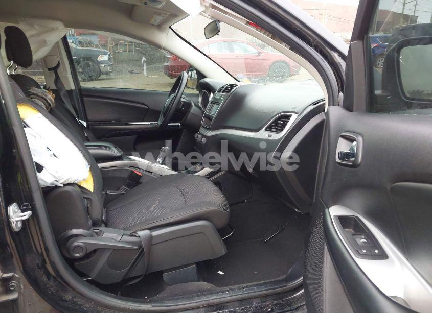 Photo 5 of 2016 Dodge Journey SXT (VIN 3C4PDCBGXGT130895)