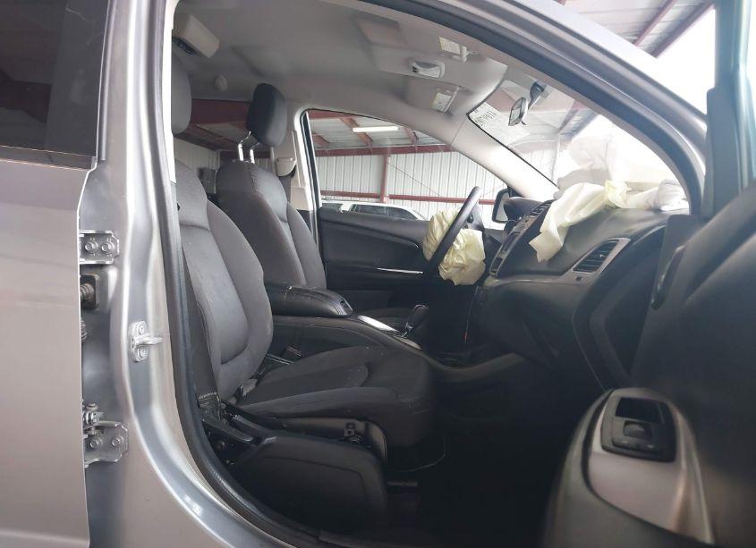 Photo 5 of 2017 Dodge Journey SXT (VIN 3C4PDCBGXHT515701)