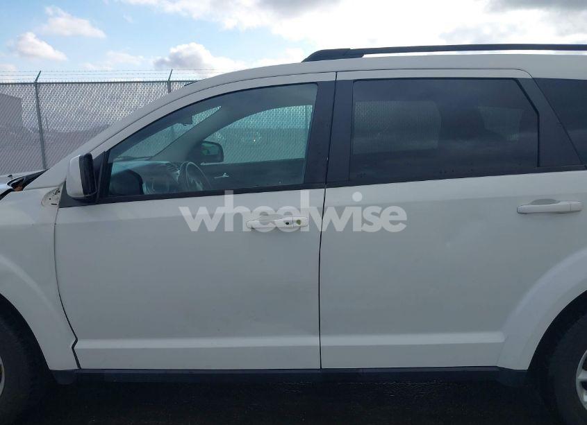 Photo 14 of 2017 Dodge Journey SXT (VIN 3C4PDCBGXHT525418)