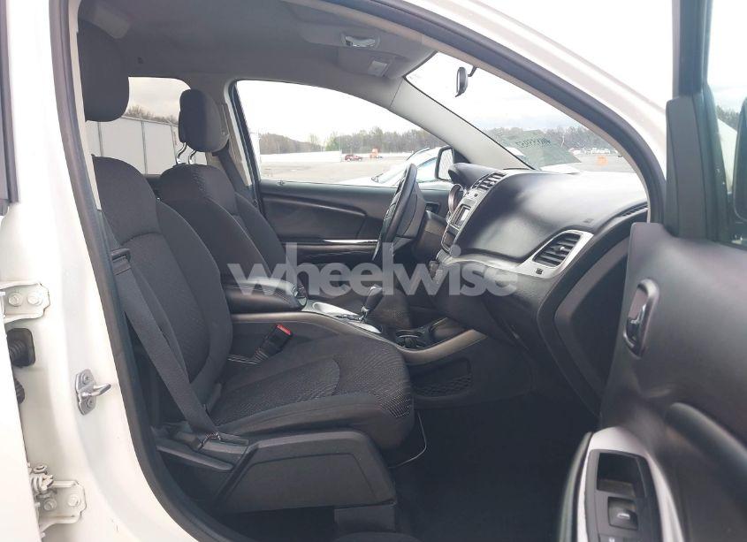 Photo 5 of 2017 Dodge Journey SXT (VIN 3C4PDCBGXHT525418)