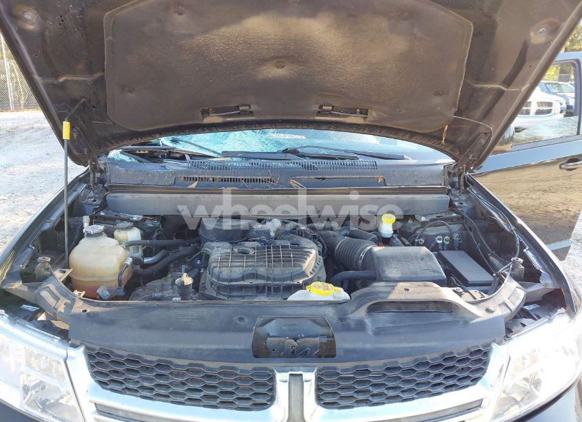 Photo 10 of 2018 Dodge Journey SXT (VIN 3C4PDCBGXJT309431)