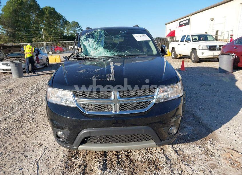 Photo 12 of 2018 Dodge Journey SXT (VIN 3C4PDCBGXJT309431)