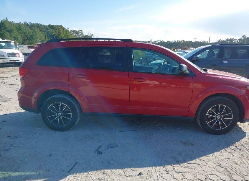 Photo 13 of 2018 Dodge Journey SXT (VIN 3C4PDCBGXJT526378)