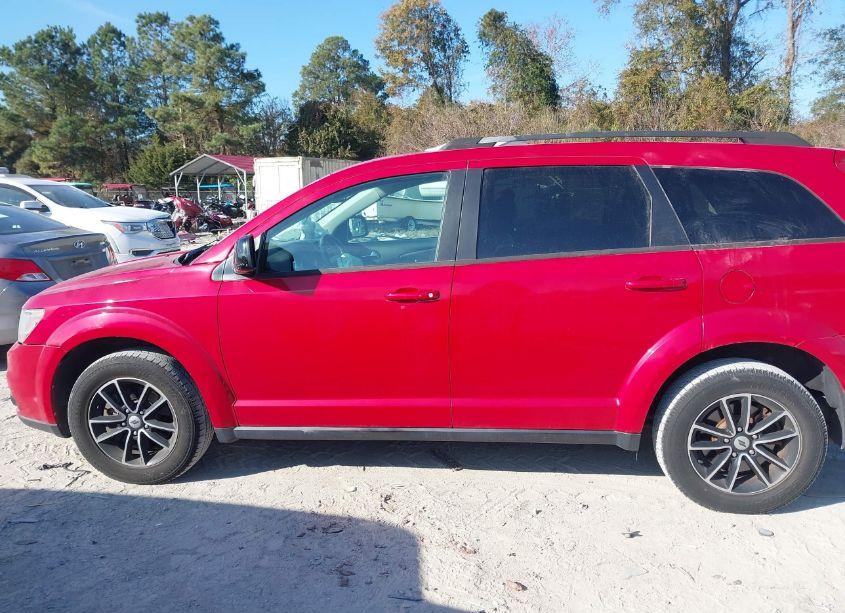 Photo 14 of 2018 Dodge Journey SXT (VIN 3C4PDCBGXJT526378)