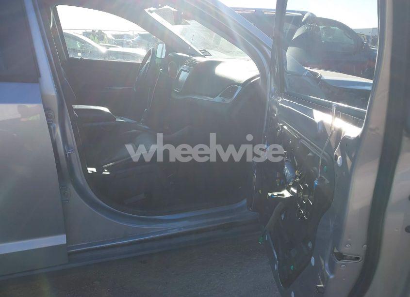 Photo 5 of 2019 Dodge Journey GT (VIN 3C4PDCEG0KT717286)