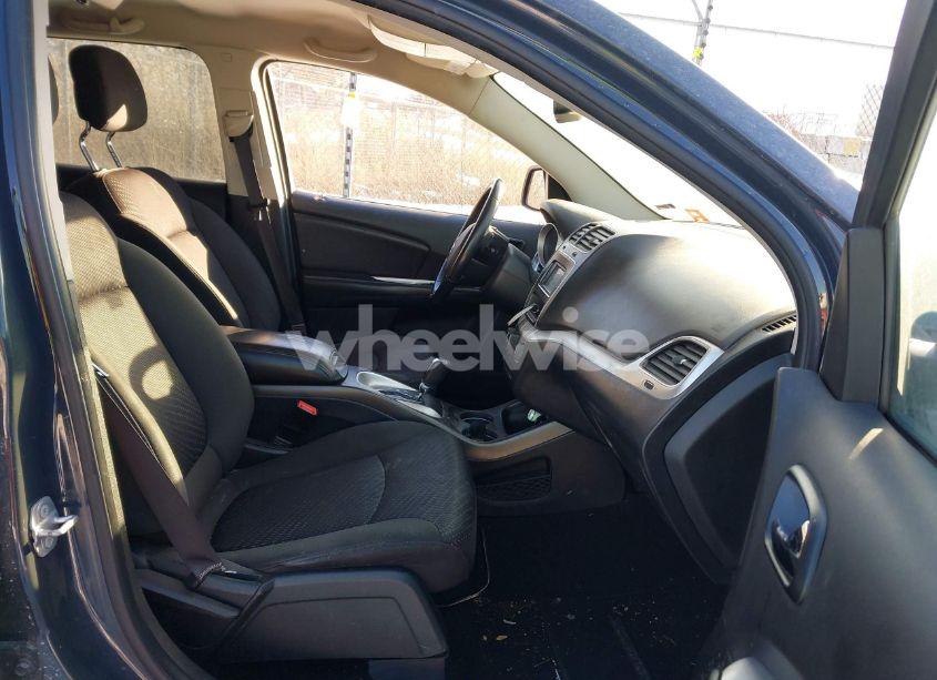 Photo 5 of 2017 Dodge Journey CROSSROAD (VIN 3C4PDCGB0HT691847)