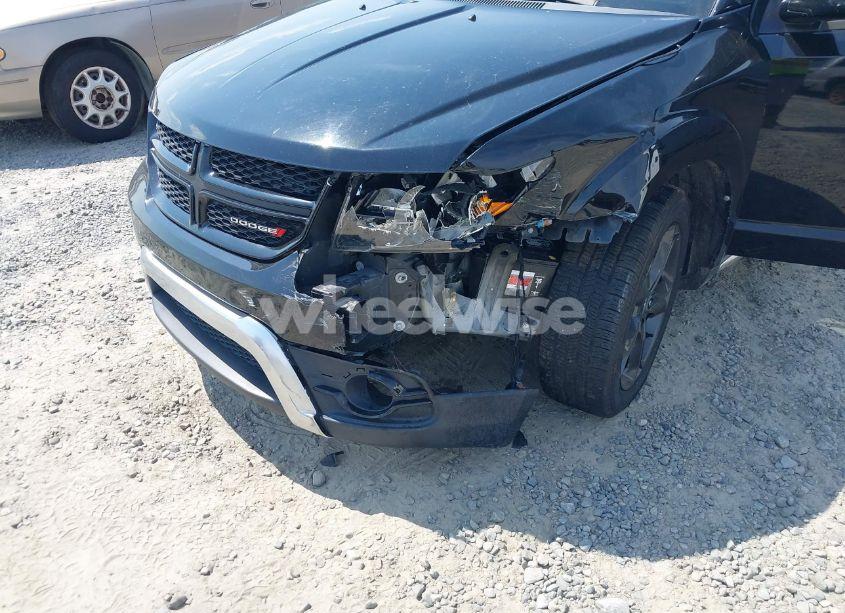 Photo 6 of 2018 Dodge Journey CROSSROAD (VIN 3C4PDCGB0JT506086)