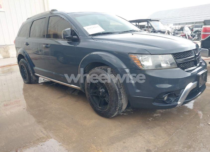 2017 Dodge Journey CROSSROAD PLUS (VIN 3C4PDCGB3HT701707) main photo