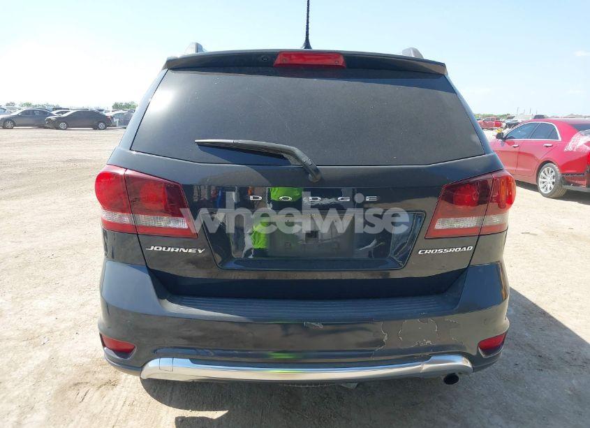 Photo 17 of 2018 Dodge Journey CROSSROAD (VIN 3C4PDCGB4JT327792)