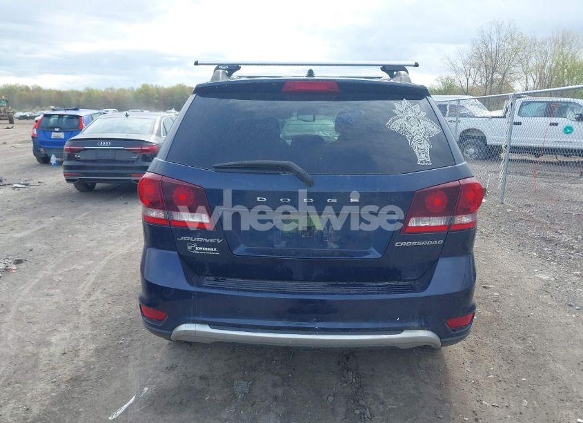 Photo 16 of 2018 Dodge Journey CROSSROAD (VIN 3C4PDCGB6JT275792)