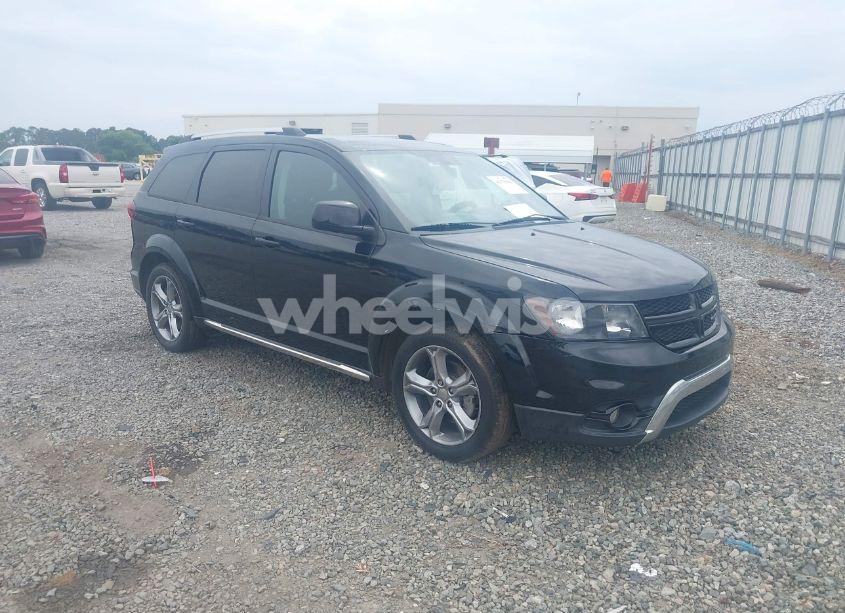 2017 Dodge Journey CROSSROAD (VIN 3C4PDCGB7HT500909) main photo