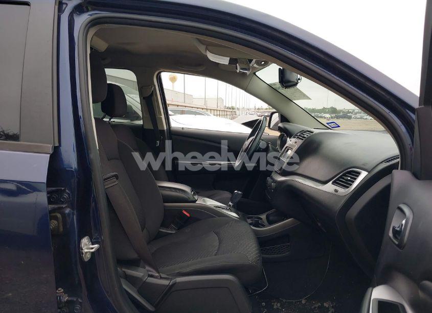 Photo 5 of 2017 Dodge Journey CROSSROAD (VIN 3C4PDCGBXHT644101)