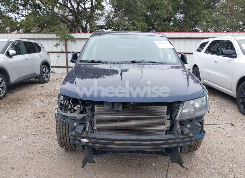 Photo 6 of 2017 Dodge Journey CROSSROAD (VIN 3C4PDCGBXHT644101)