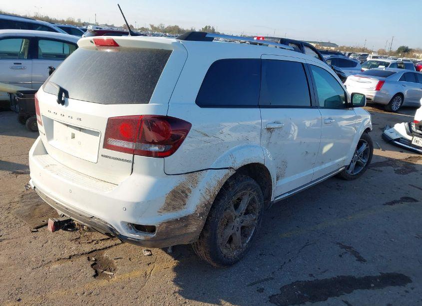 Photo 4 of 2018 Dodge Journey CROSSROAD (VIN 3C4PDCGBXJT141352)