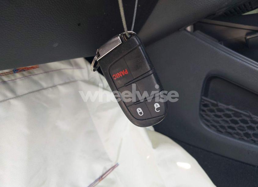 Photo 11 of 2018 Dodge Journey CROSSROAD (VIN 3C4PDCGBXJT421823)