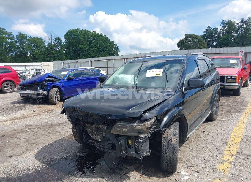 Photo 2 of 2018 Dodge Journey CROSSROAD (VIN 3C4PDCGBXJT421823)