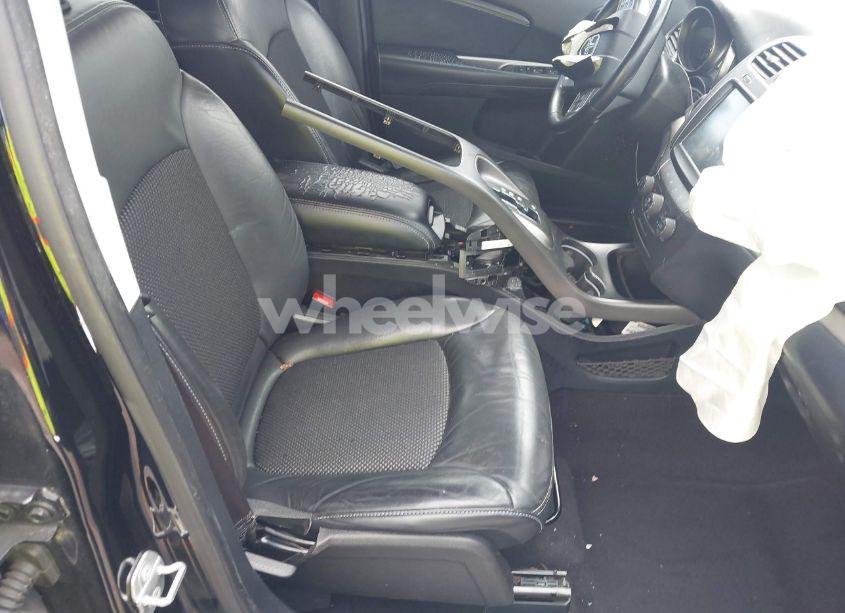 Photo 5 of 2018 Dodge Journey CROSSROAD (VIN 3C4PDCGBXJT421823)