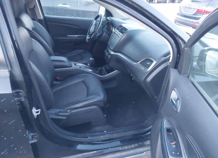 Photo 5 of 2018 Dodge Journey CROSSROAD (VIN 3C4PDCGG0JT515916)