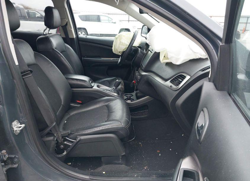 Photo 5 of 2018 Dodge Journey CROSSROAD (VIN 3C4PDCGG4JT277245)