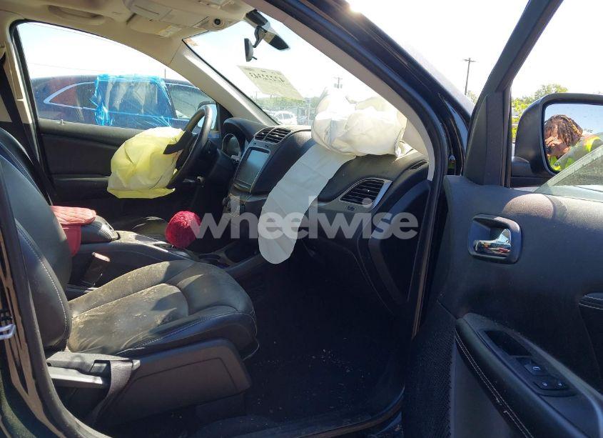 Photo 5 of 2018 Dodge Journey CROSSROAD (VIN 3C4PDCGG5JT505074)