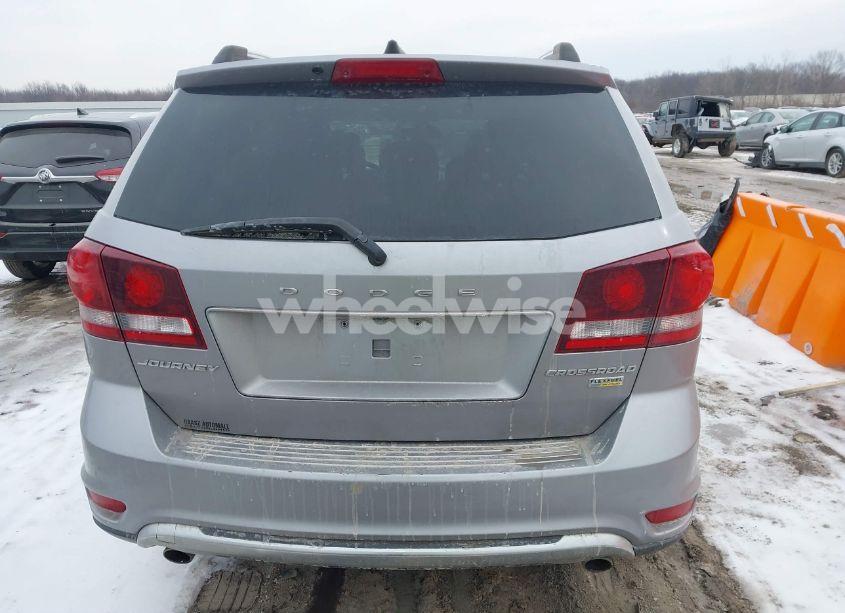 Photo 16 of 2019 Dodge Journey CROSSROAD (VIN 3C4PDCGG5KT700741)