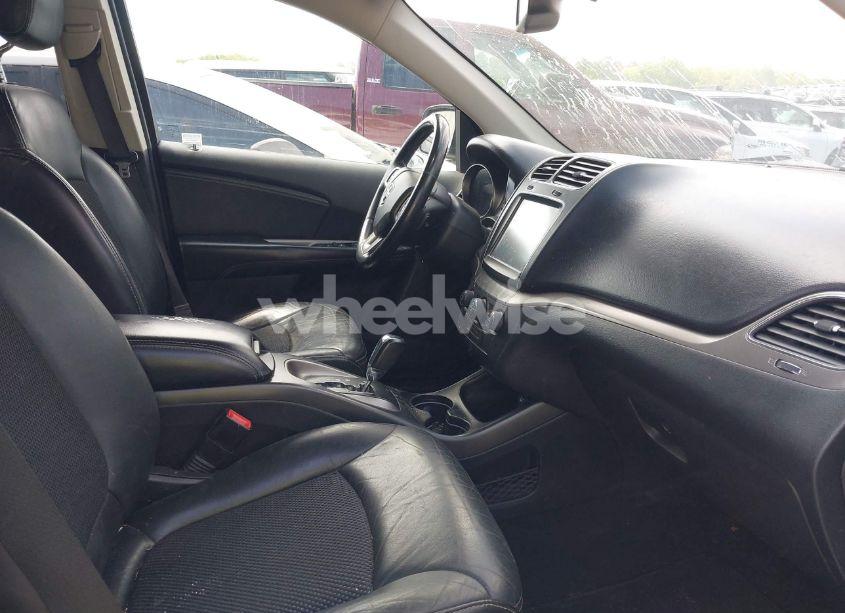 Photo 5 of 2018 Dodge Journey CROSSROAD (VIN 3C4PDCGG6JT305675)