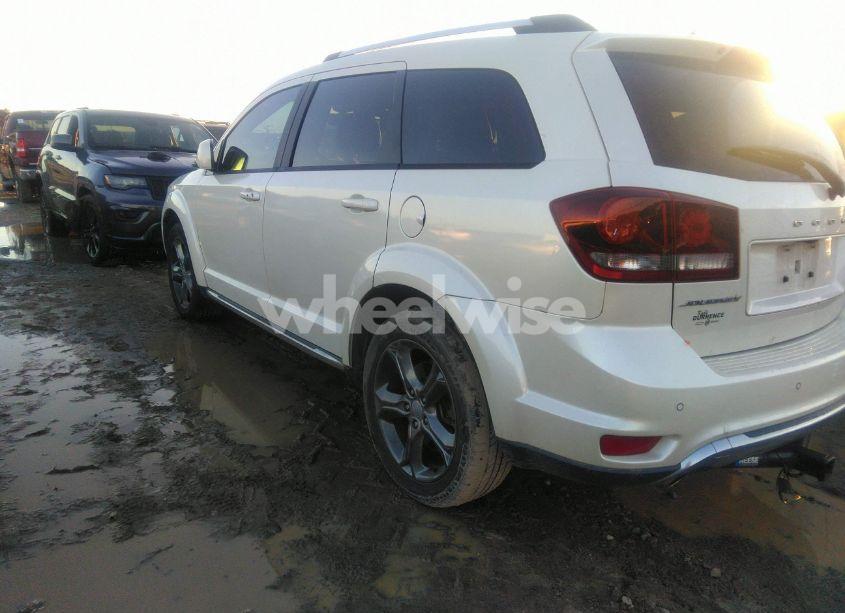 Photo 3 of 2015 Dodge Journey CROSSROAD (VIN 3C4PDCGG7FT612912)