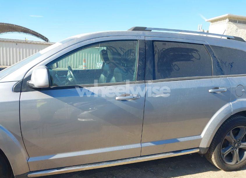 Photo 15 of 2018 Dodge Journey CROSSROAD (VIN 3C4PDCGG9JT345605)