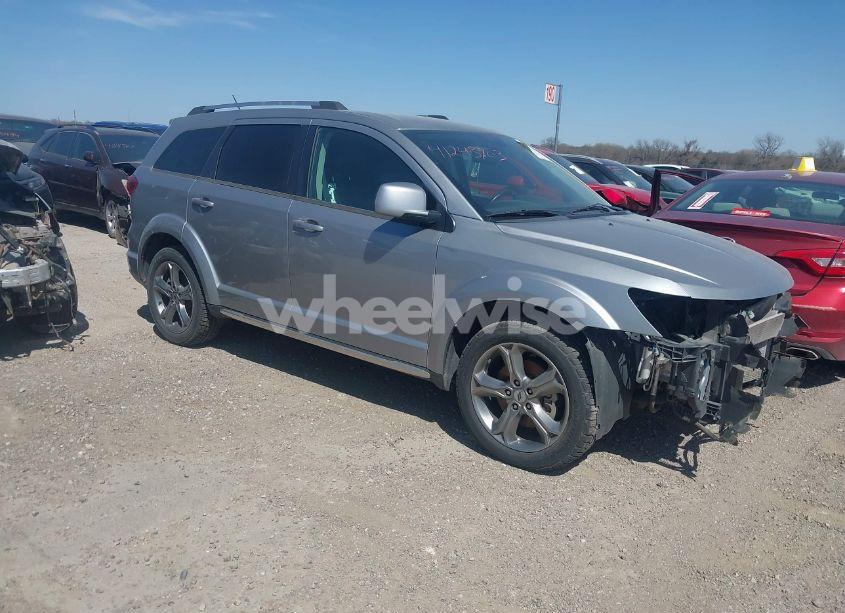 2018 Dodge Journey CROSSROAD (VIN 3C4PDCGGXJT215834) main photo