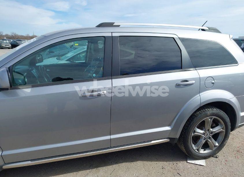 Photo 15 of 2018 Dodge Journey CROSSROAD (VIN 3C4PDCGGXJT215834)