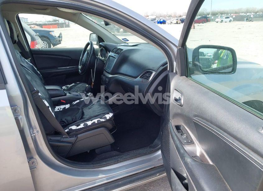 Photo 5 of 2018 Dodge Journey CROSSROAD (VIN 3C4PDCGGXJT215834)