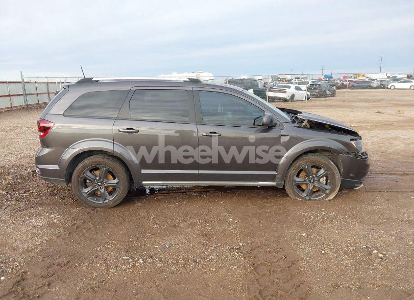 Photo 12 of 2018 Dodge Journey CROSSROAD (VIN 3C4PDCGGXJT507158)