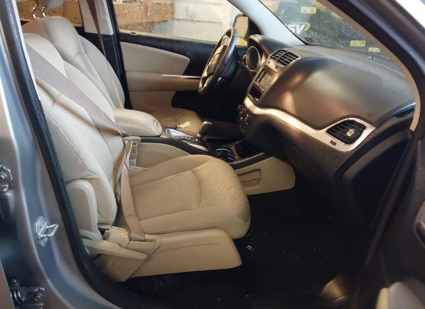 Photo 5 of 2016 Dodge Journey SE (VIN 3C4PDDAG0GT226946)