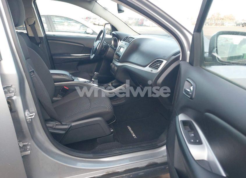 Photo 5 of 2017 Dodge Journey SE AWD (VIN 3C4PDDAG0HT569337)