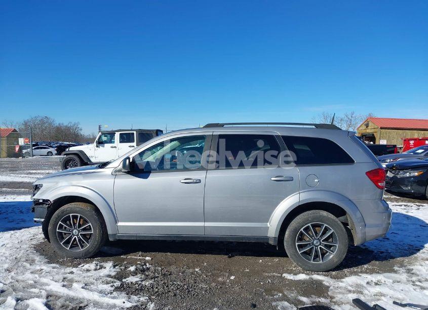 Photo 15 of 2018 Dodge Journey SE AWD (VIN 3C4PDDAG5JT477842)