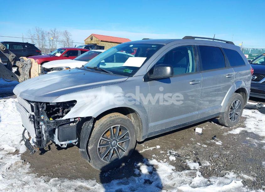 Photo 2 of 2018 Dodge Journey SE AWD (VIN 3C4PDDAG5JT477842)