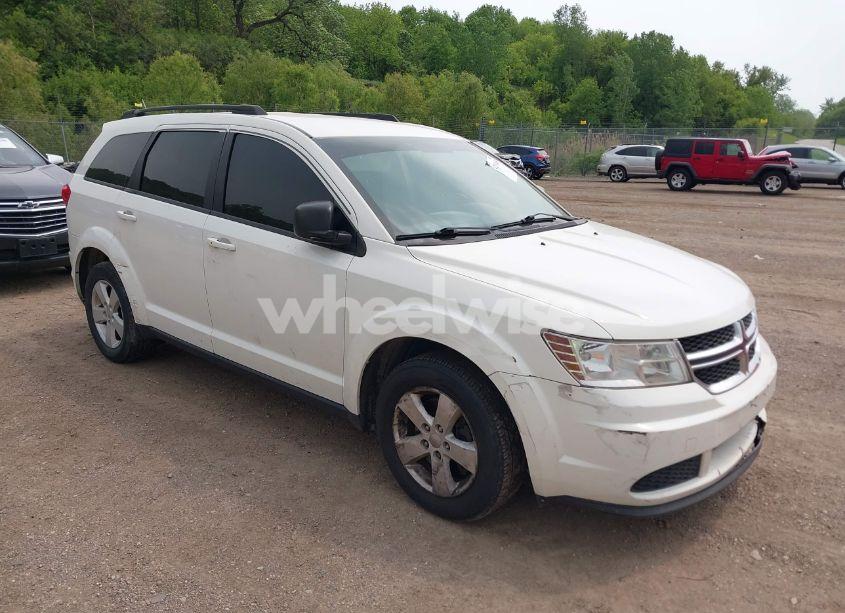 2015 Dodge Journey SE (VIN 3C4PDDAG7FT646394) main photo