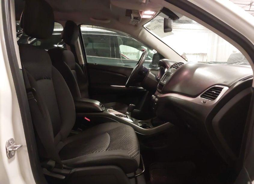 Photo 5 of 2015 Dodge Journey SE (VIN 3C4PDDAGXFT739989)