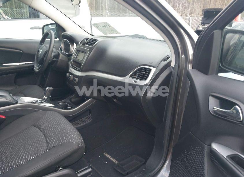 Photo 5 of 2014 Dodge Journey SXT (VIN 3C4PDDBG0ET301897)