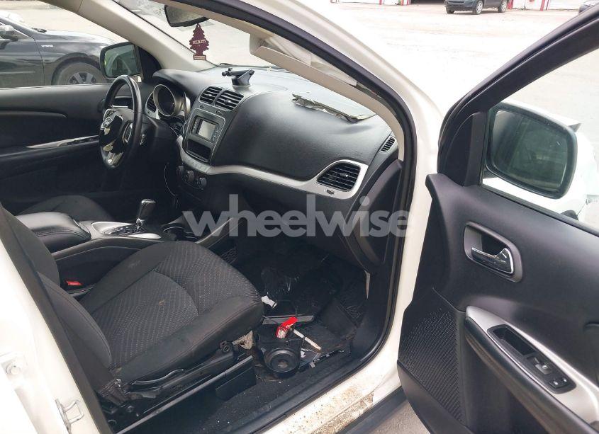 Photo 5 of 2019 Dodge Journey SE AWD (VIN 3C4PDDBG1KT752137)