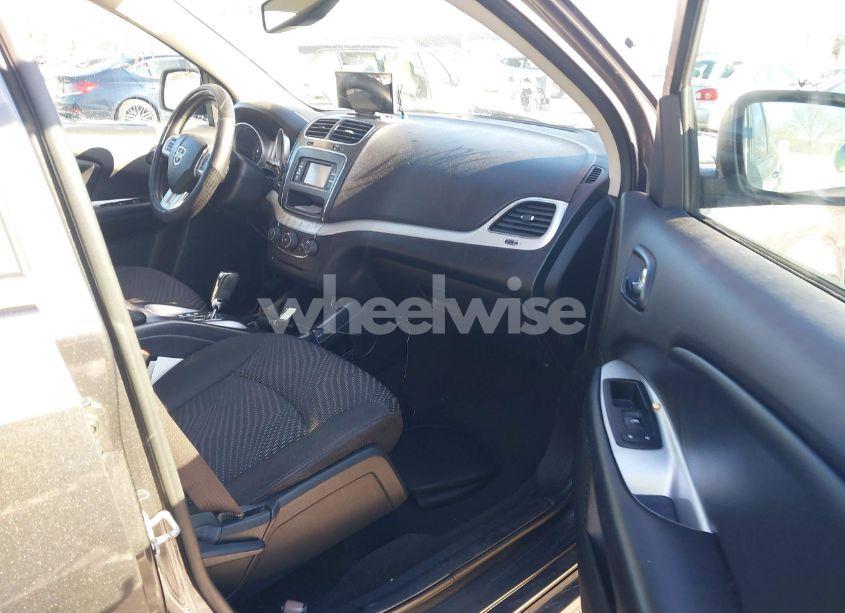 Photo 5 of 2016 Dodge Journey SXT (VIN 3C4PDDBG3GT183864)