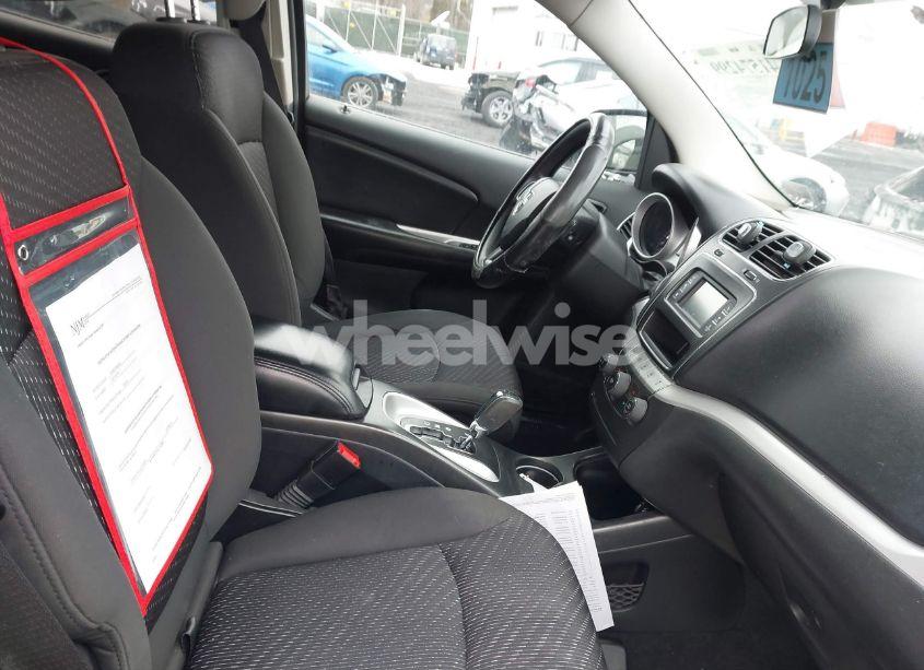 Photo 5 of 2017 Dodge Journey SXT AWD (VIN 3C4PDDBG3HT528876)