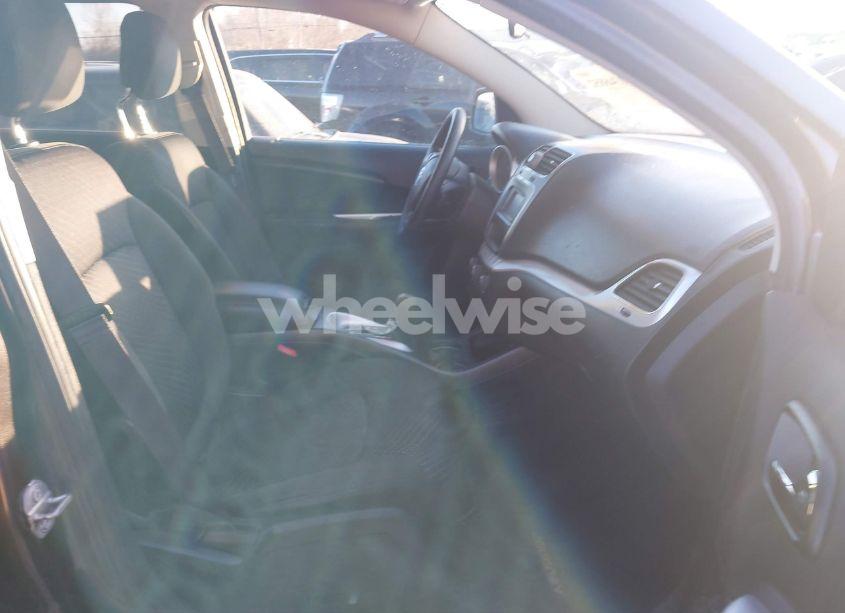 Photo 5 of 2017 Dodge Journey SXT AWD (VIN 3C4PDDBG3HT618268)