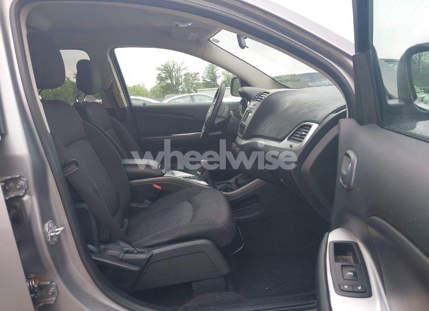 Photo 5 of 2016 Dodge Journey SXT (VIN 3C4PDDBG4GT173148)