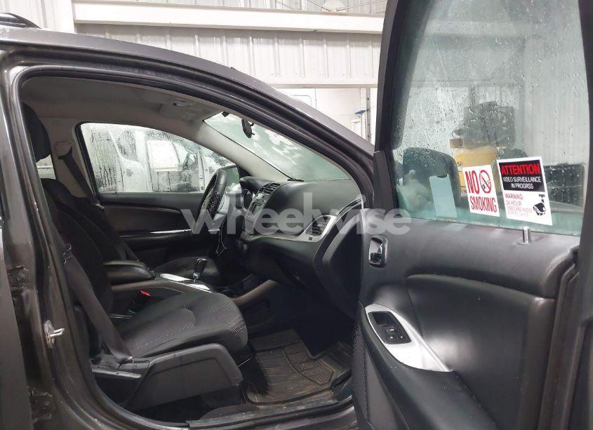 Photo 5 of 2016 Dodge Journey SXT (VIN 3C4PDDBG5GT196387)