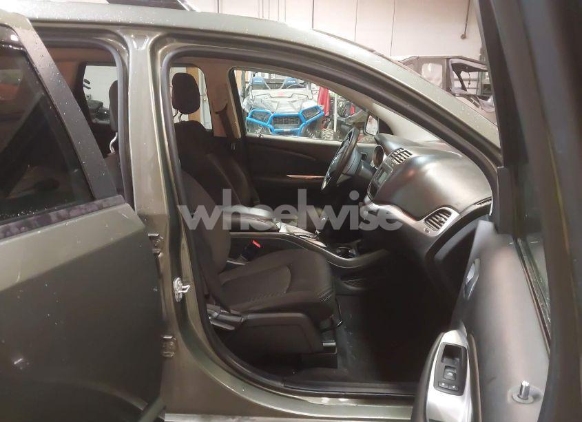 Photo 5 of 2017 Dodge Journey SXT AWD (VIN 3C4PDDBG6HT556185)