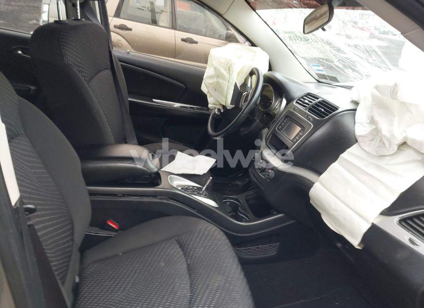 Photo 5 of 2016 Dodge Journey SXT (VIN 3C4PDDBG7GT140824)