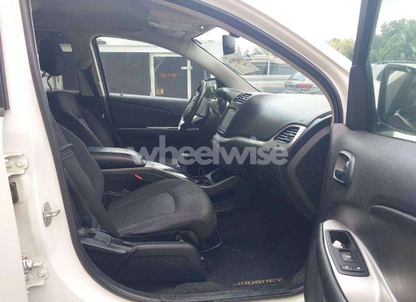 Photo 5 of 2014 Dodge Journey SXT (VIN 3C4PDDBG8ET158164)