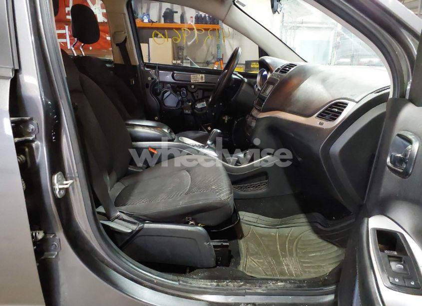 Photo 5 of 2014 Dodge Journey SXT (VIN 3C4PDDBGXET179002)